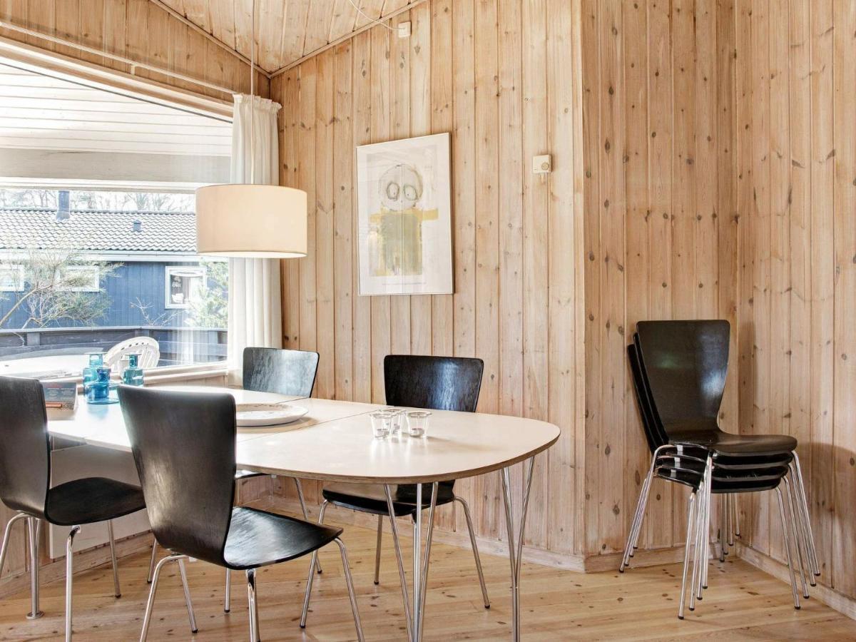 8 Person Holiday Home In Nex Snogebaek Экстерьер фото